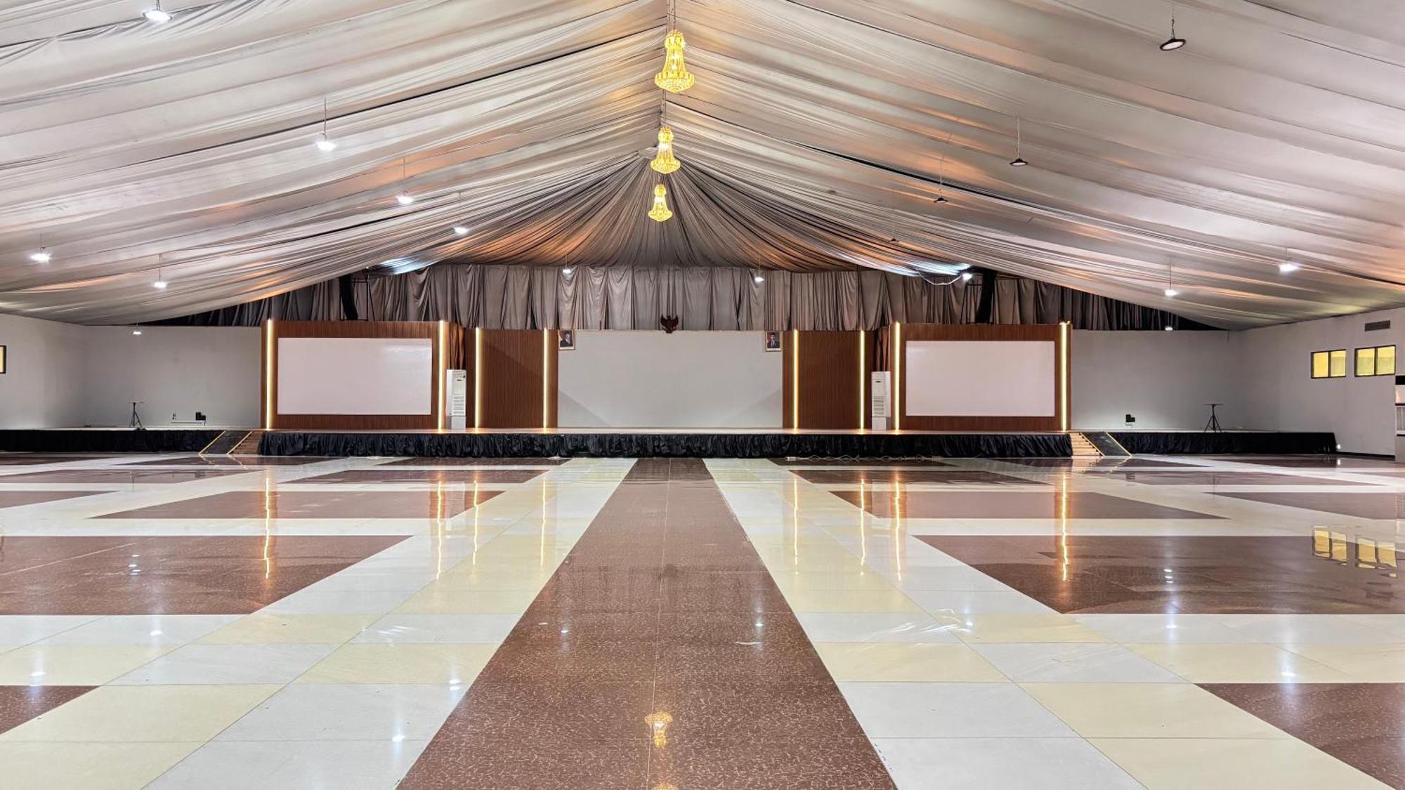 Utc Hotel Семаранг Экстерьер фото