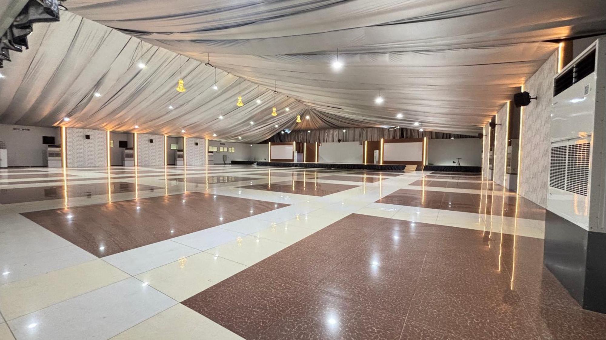 Utc Hotel Семаранг Экстерьер фото
