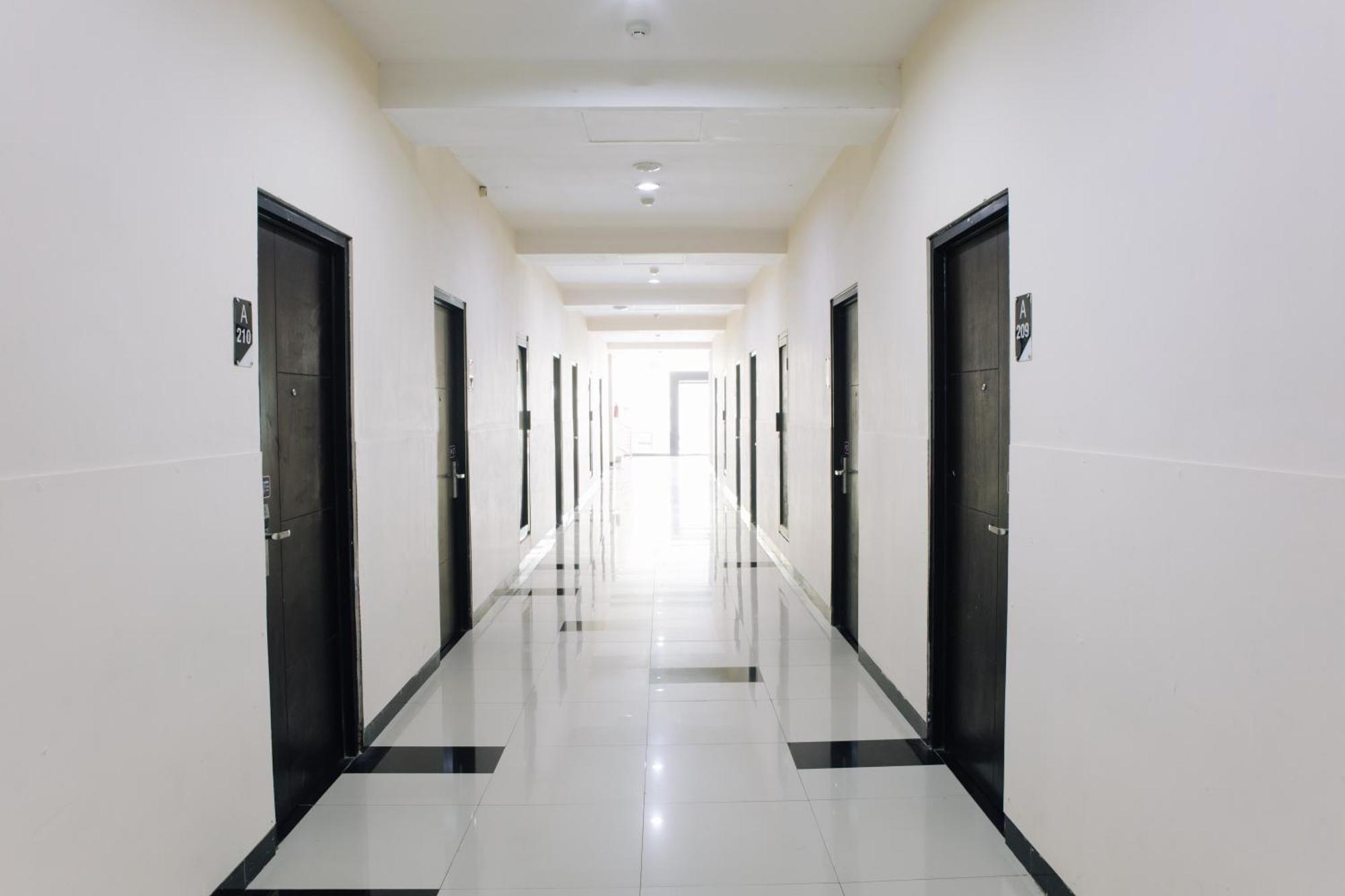 Utc Hotel Семаранг Экстерьер фото