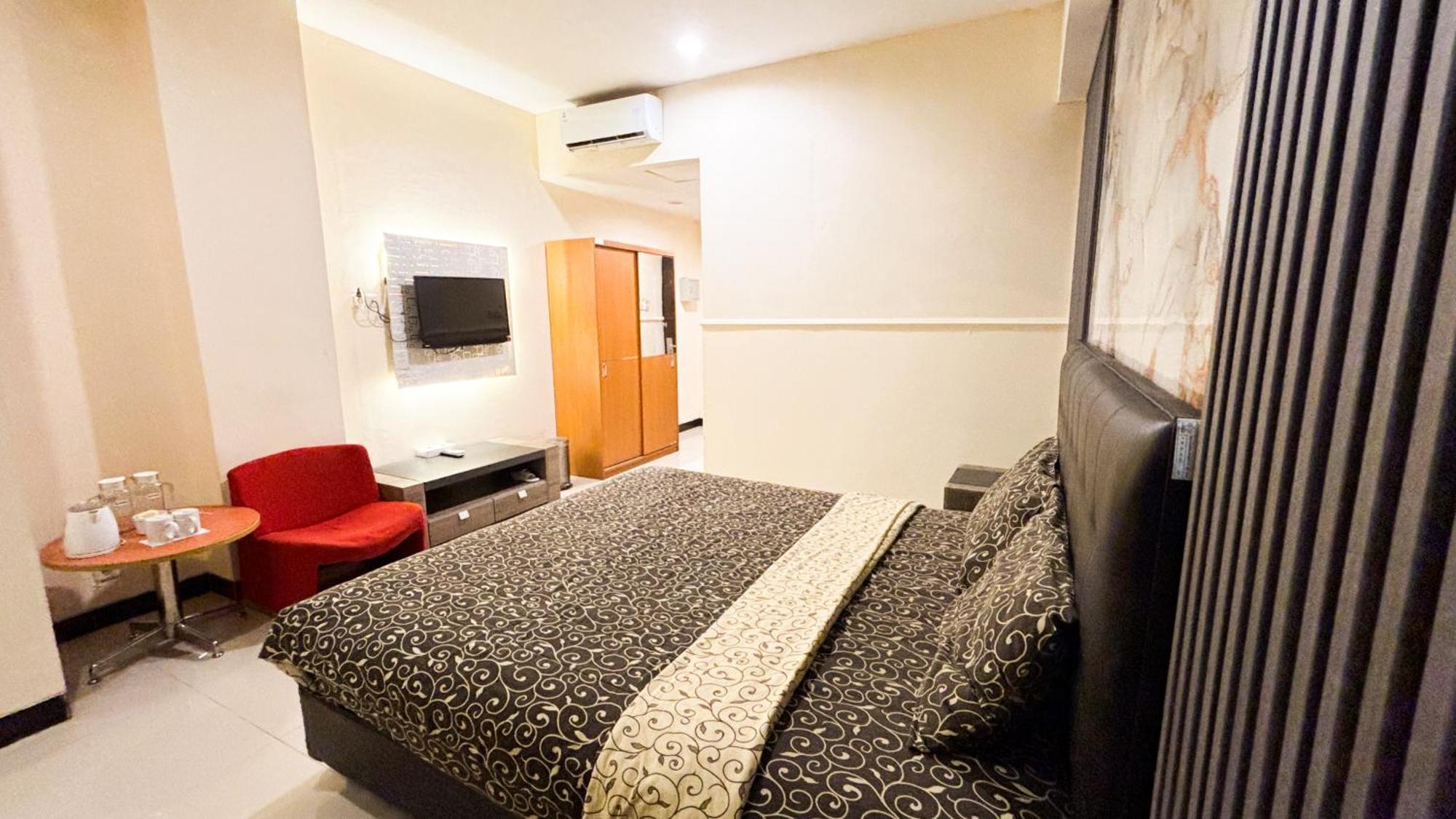 Utc Hotel Семаранг Экстерьер фото