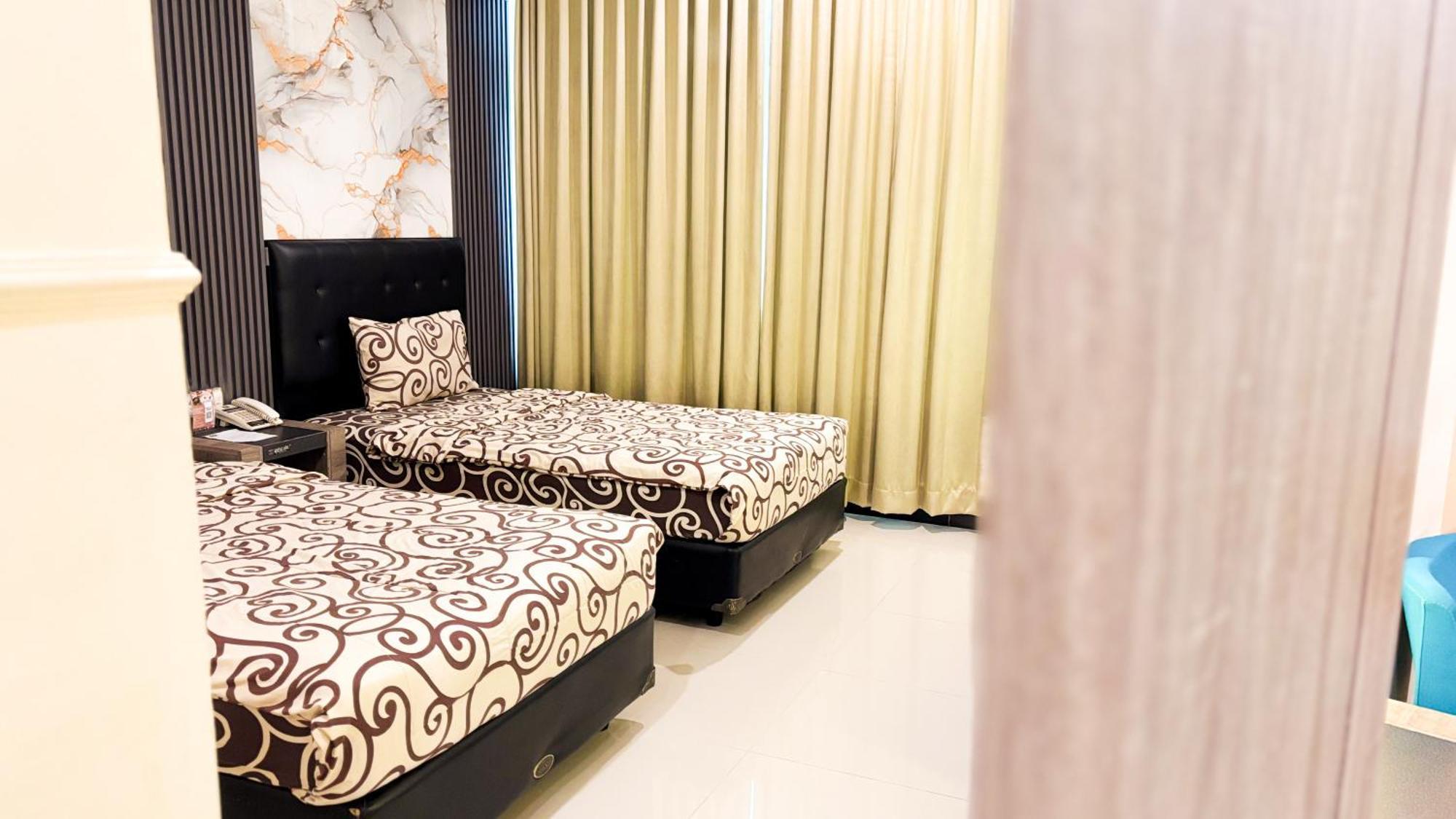 Utc Hotel Семаранг Экстерьер фото